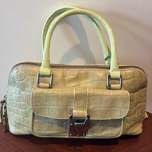 Dooney & Bourke  Vintage  alligator Satchel  Leather  Lt. Green  Front pocket